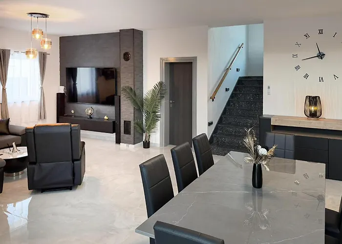 4 Bedroom Gorgeous In *