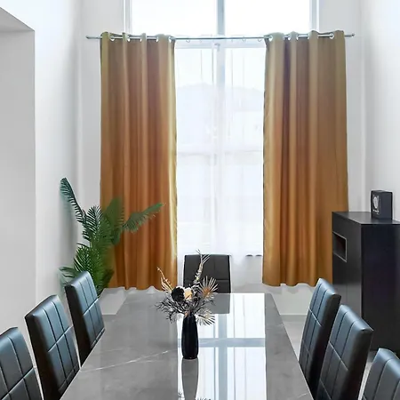 4 Bedroom Luxurious In