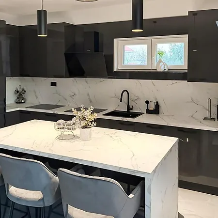 4 Bedroom Luxurious In