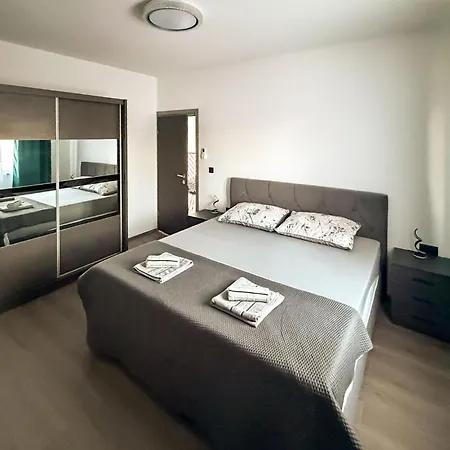 4 Bedroom Luxurious In *