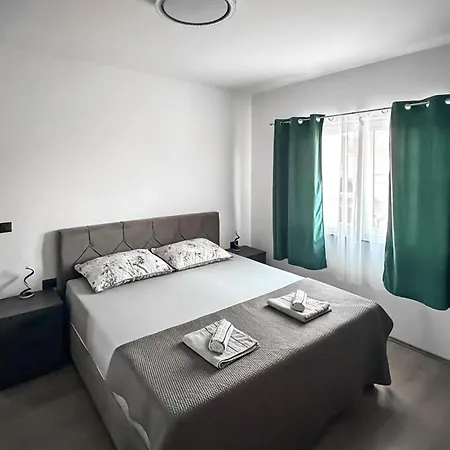 4 Bedroom Luxurious In بيت للعطل *