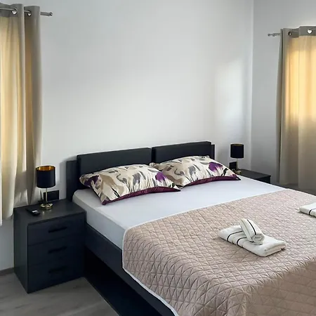 4 Bedroom Luxurious In *