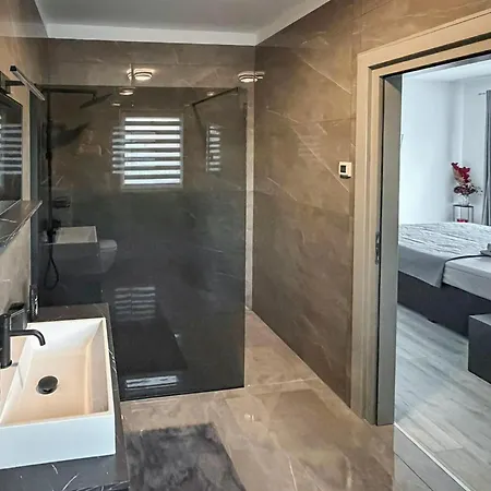 بيت للعطل 4 Bedroom Luxurious In Raslina