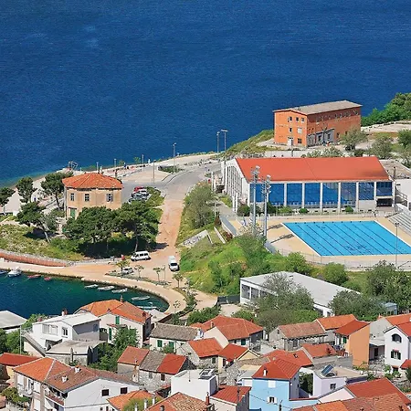 4 Bedroom Luxurious In * Raslina