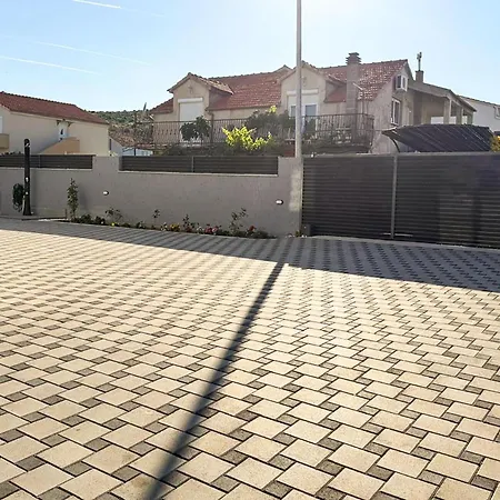 4 Bedroom Luxurious In *