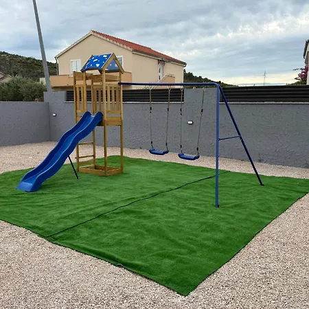 4 Bedroom Luxurious In * Raslina