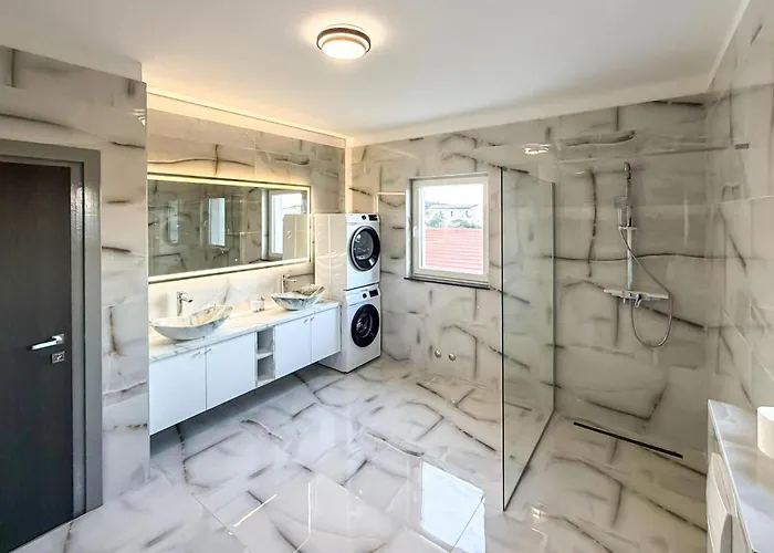 4 Bedroom Gorgeous In Сasa de vacaciones *