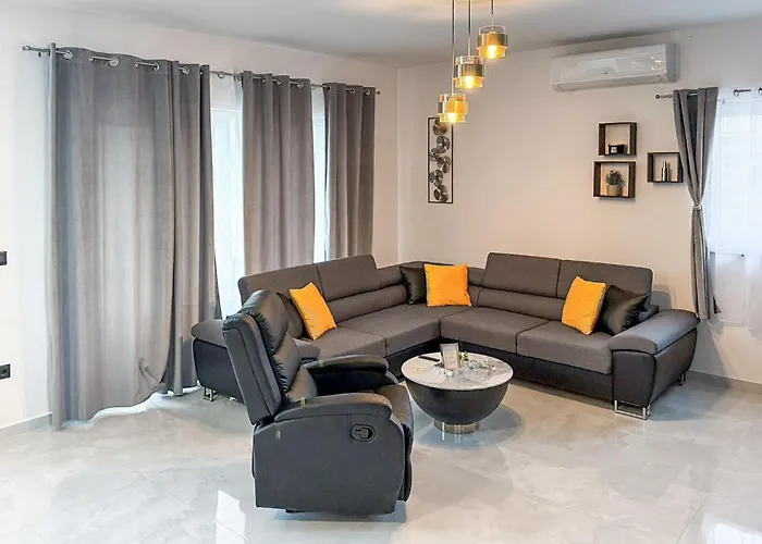 4 Bedroom Gorgeous In *