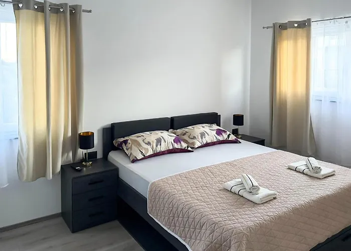 4 Bedroom Gorgeous In *