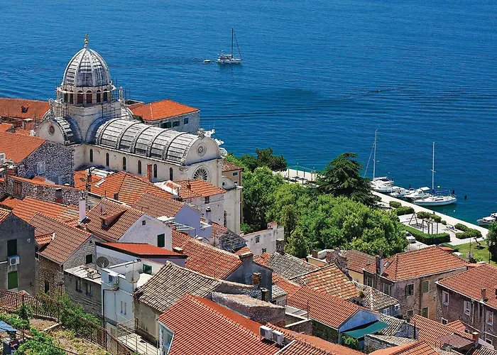 4 Bedroom Gorgeous In Сasa de vacaciones Raslina